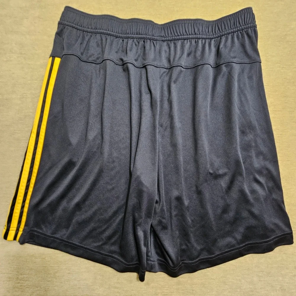 Adidas Athletic Shorts Mens XL Navy Blue Yellow Striped Activewear Pockets